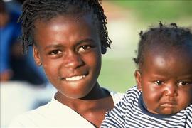 Two sisters - photo: T. Figueira