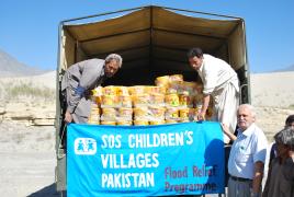 Emergency relief after the floods - photo: SOS Archives