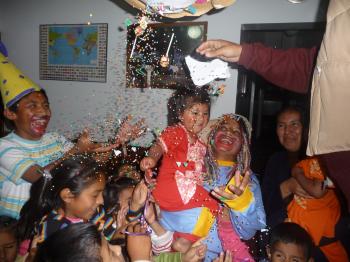 Celebrating together!  (photo: F. Espinoza)