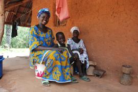 Family-strengthening programme Canchungo - photo: C. Ladavicius