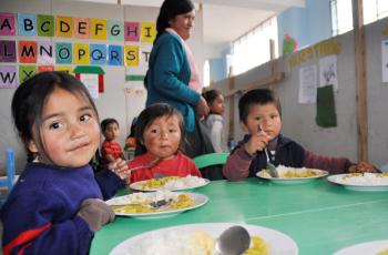 Preparing to start school soon (photo: F. Espinoza)