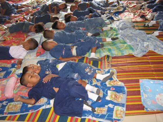 Children taking a nap at the SOS Kindergarten (photo: SOS archives)