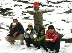 SOS siblings on a trip up the mountain (photo: F. Espinoza)