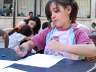 Drawing as a way to cope with the situation - Photo: SOS Syria
