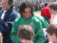 José Antonio Castro is signing autographs - Photo: H. Linnehan