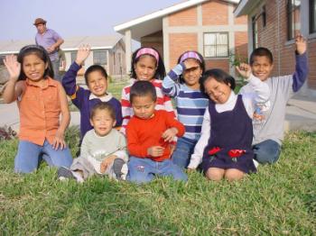 Family photo at the SOS Childrenâs Village Callao (photo: SOS archives)