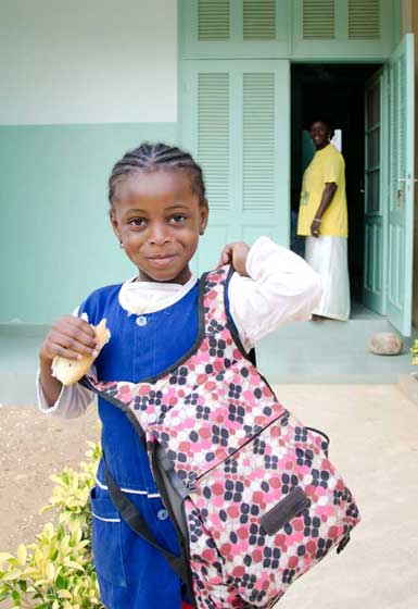 Off to school – SOS Children’s Villages provides primary schooling in Dakar (photo: C. Ladavicius)