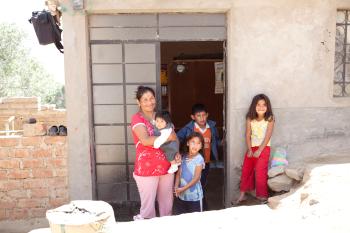 A mother and children from our family strengthening programme (P.Wittmann).