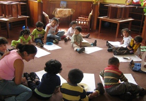 Children being creative together (photo: SOS archives)