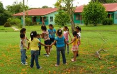 Children playing in the garden (photo: SOS archives)